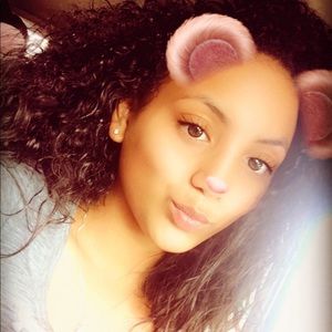 Meet your Posher, Amirah